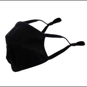 Adjustable washable face mask